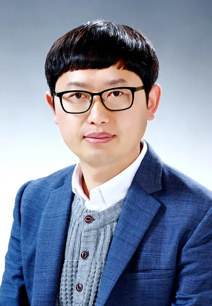 Executive profile of 김병일, 상임이사(부회장)