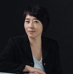 Executive profile of 신은정, 대표이사(회장)